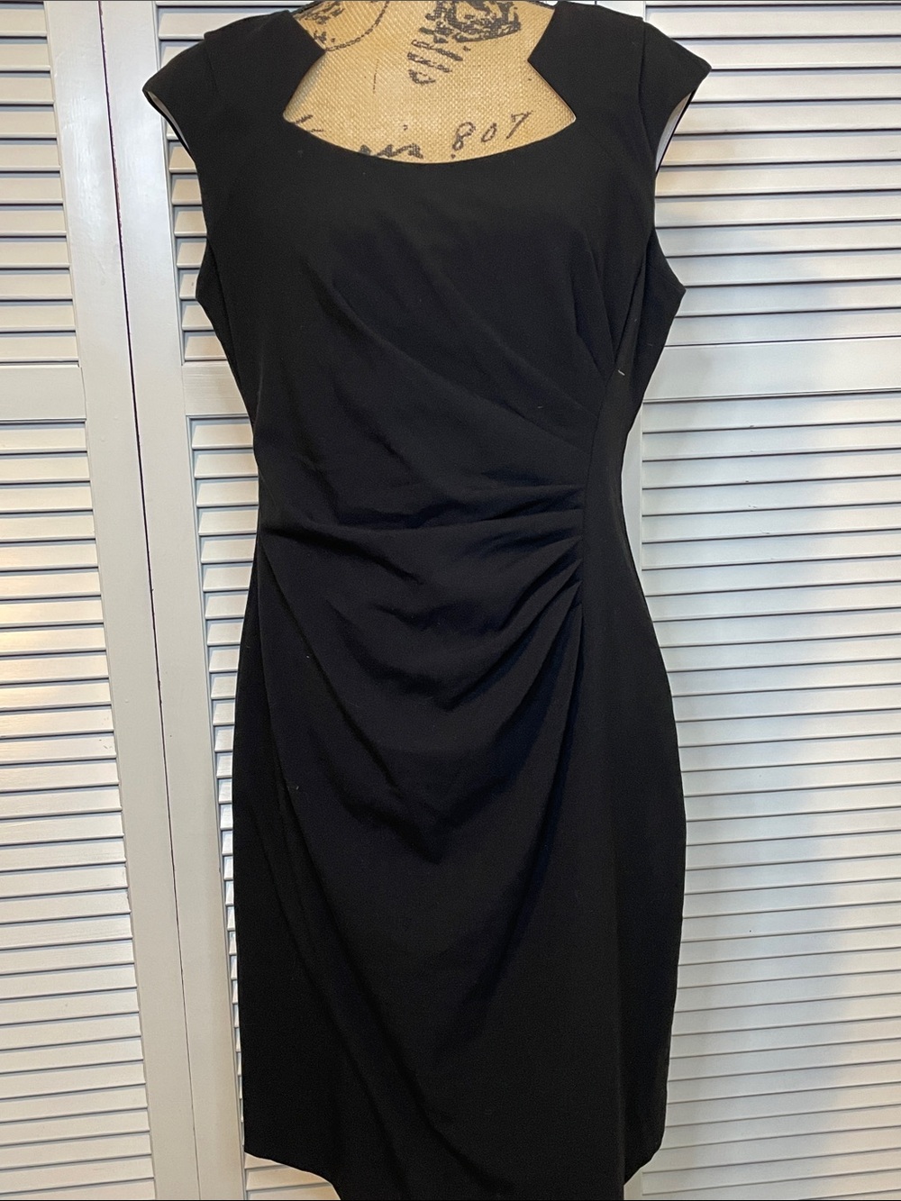 Calvin Klein Black Cap-Sleeve Ruched Sheath Dress